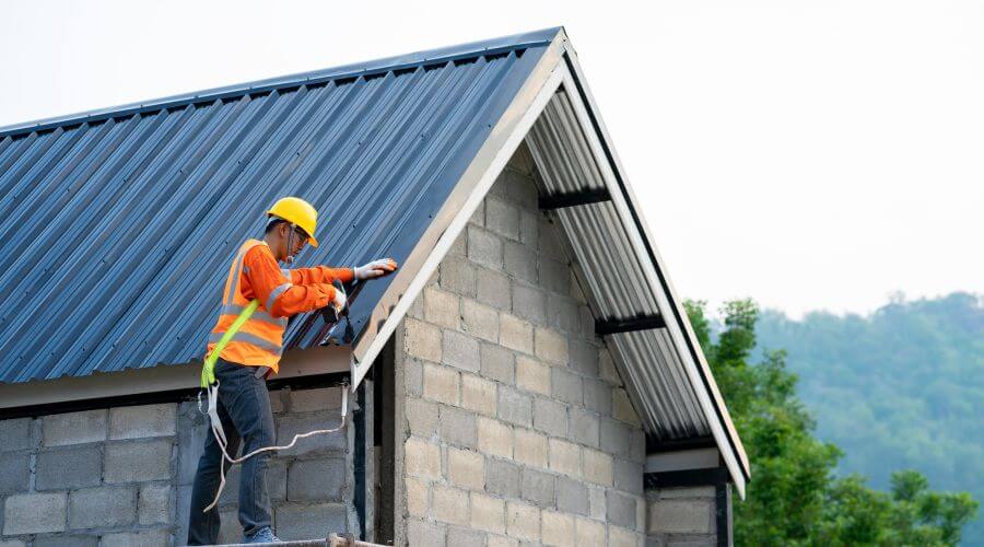 Expert top industrial roofings services in Cropsey, IL
